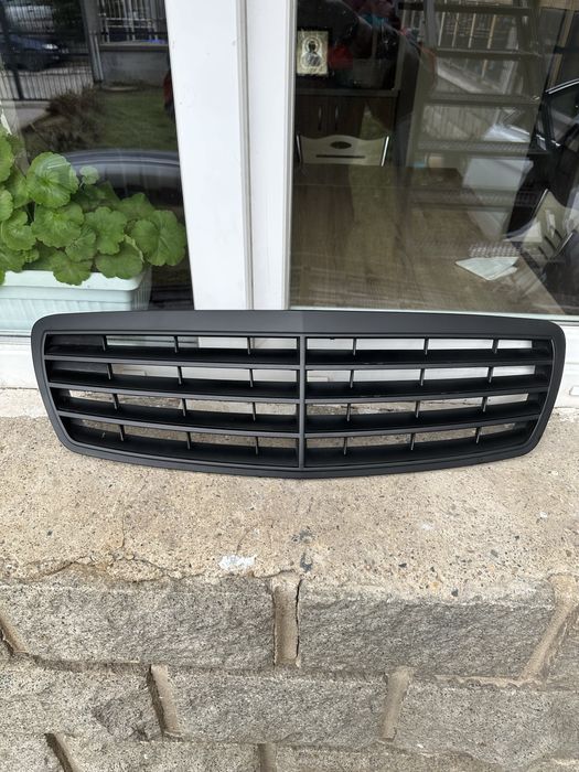 Решетка Mercedes E class W211 Мерцедес В211