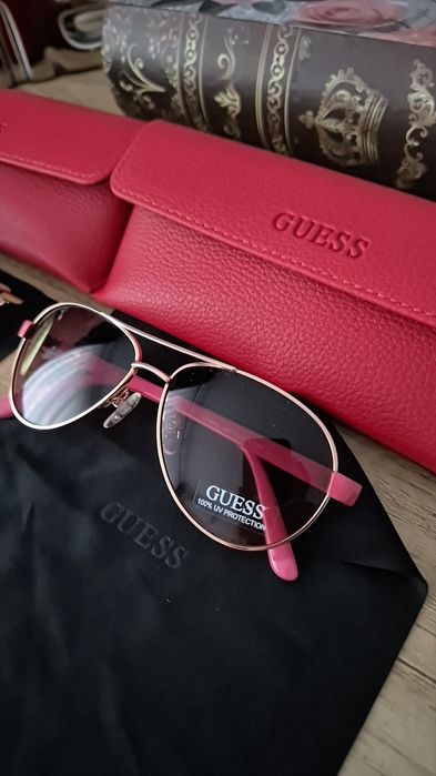 Ochelari de soare Guess