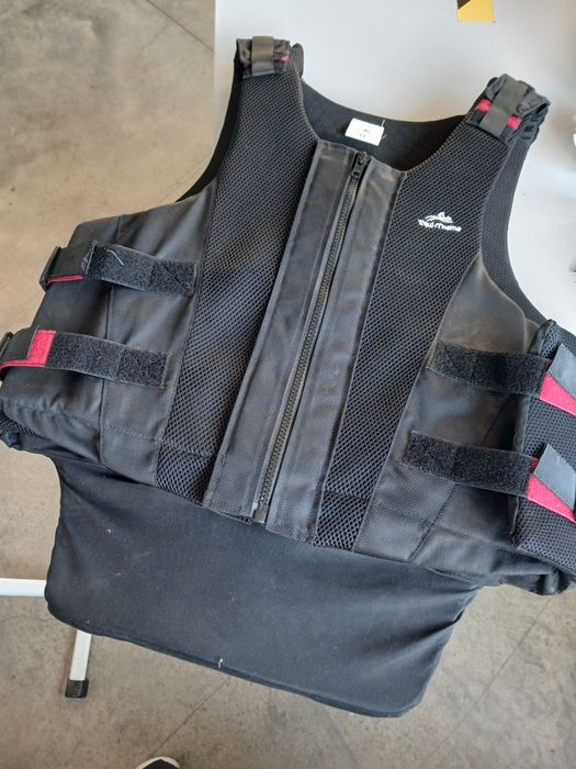 Vesta călărie si accesorii