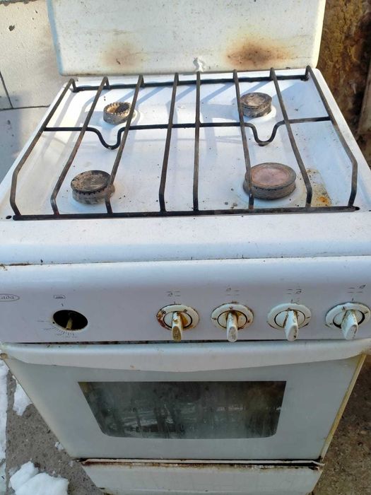 Газовая плита четырехконфорочная