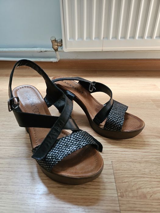 Sandale cu toc Lasocki