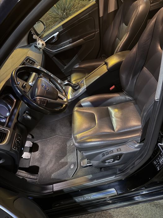 Volvo V60 2017 D4 190cp