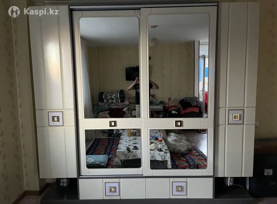 Спальный гарнитур