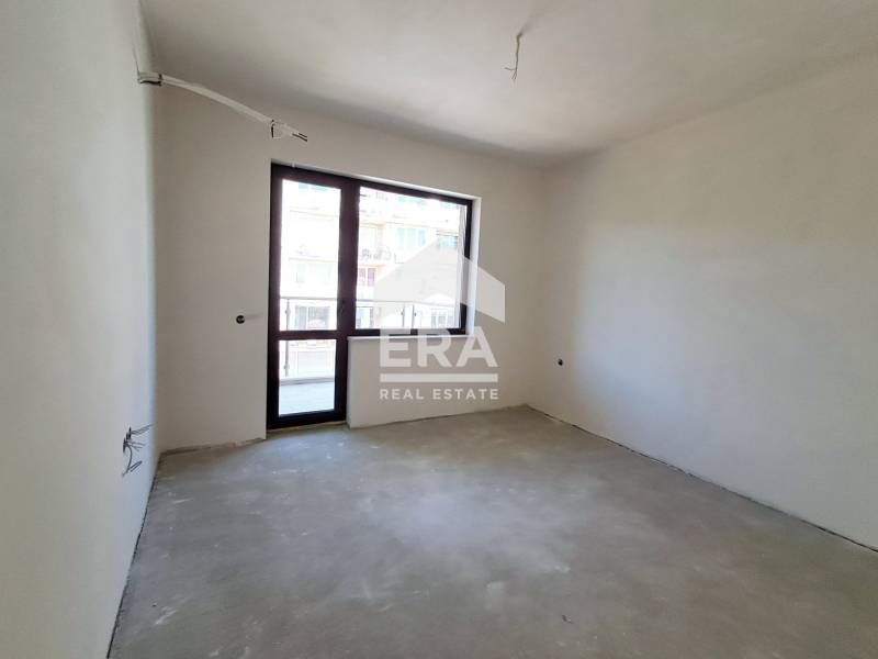 Тристаен апартамент за продажба, в новопостроена сграда с Акт 16, в кв