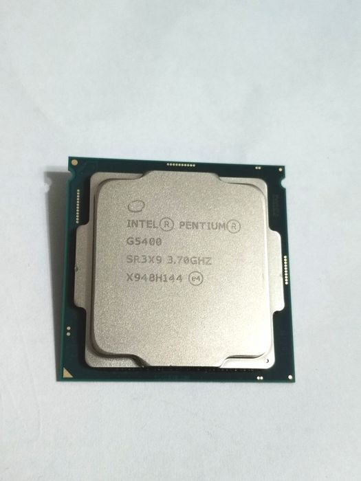 Процессор Intel Pentium G5400 + кулер