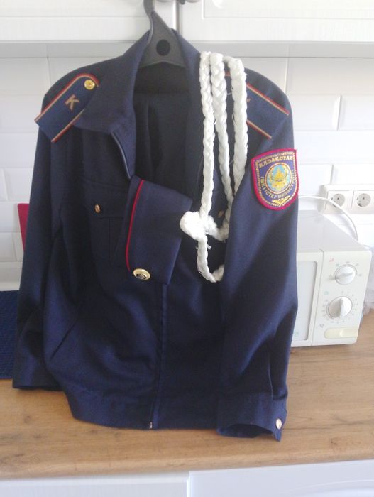 Продам костюм кадетной  формы