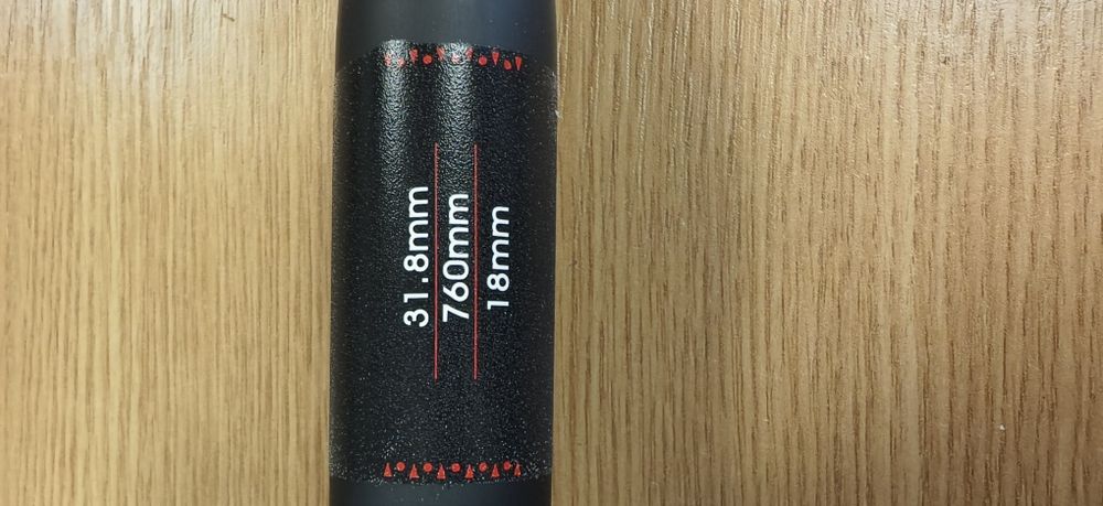 Карбоново кормило Urban Carbon захват 31.8мм дължина 760мм Rise 18mm