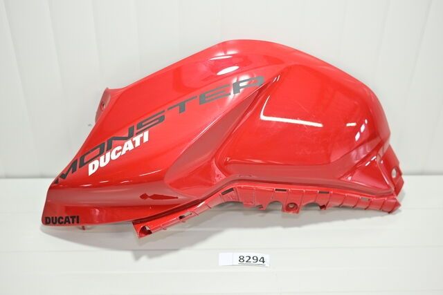 Carena  aripa spate carbon si scarite Ducati Monster 937 / 937 +