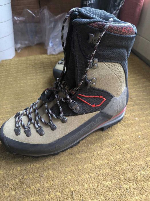 Алпинистки обувки La Sportiva Nepal Trek EVO GTX, чисто нови, номер 43