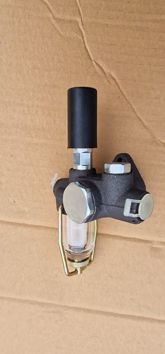 Pompa alimentare  tractor fiat 411.415 și 211 215 preț 350 lei se poat