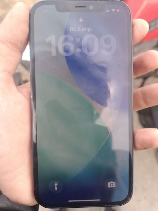 Продам айфон 12 срочно