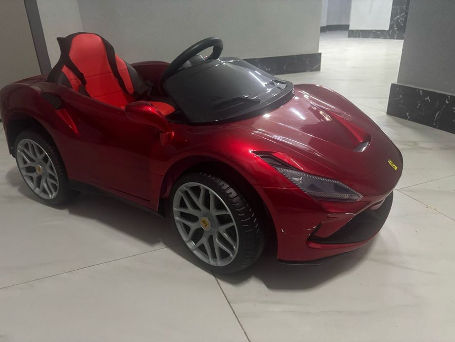 Машина электромобиль на пульте