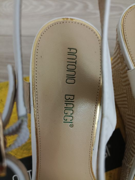 Кожаные босоножки от Antonio Biaggi