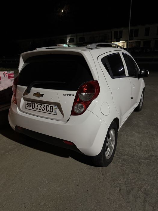 Chevrolet spark sotiladi