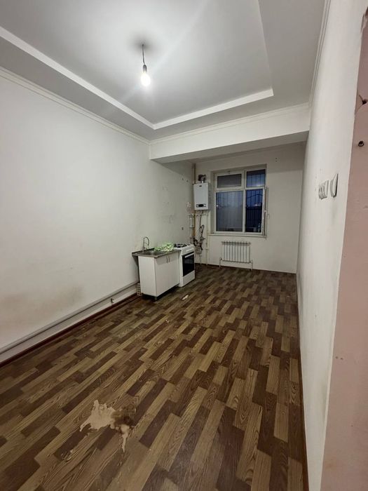 Срочна сотилади иззат кучасида  уй 1хона 42кв/м