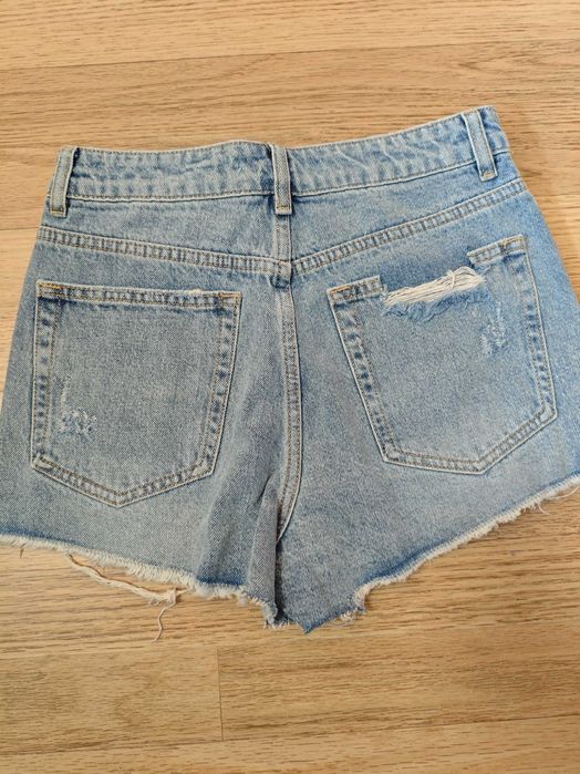 Поли С и М къса дънкова, дълга тюлена на точки и още 2-6 евро