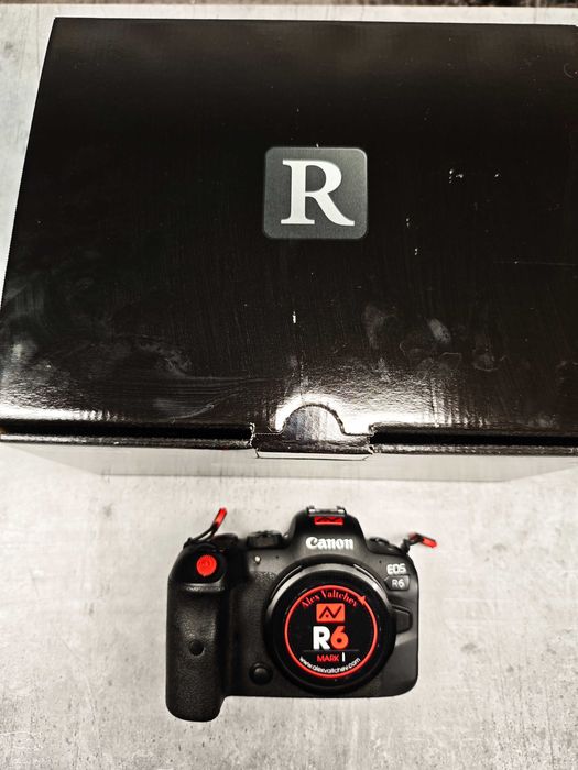 Canon R6 + батерия + зарядно + 64 GB памет + аксесоари