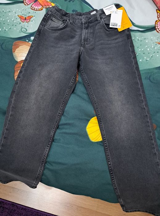 Vand blugi noi copii