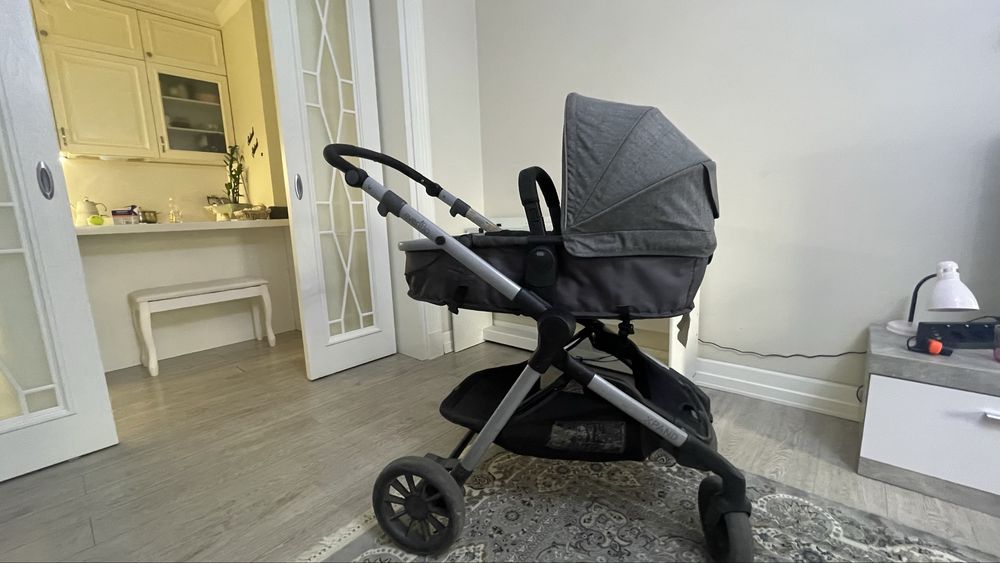 Продам коляску Evenflo Pivot Xpand для погодок