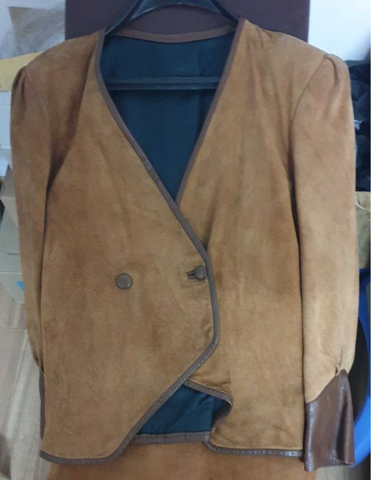 Елегантен дамски кожен костюм от естествена кожа Размер S (36-38)