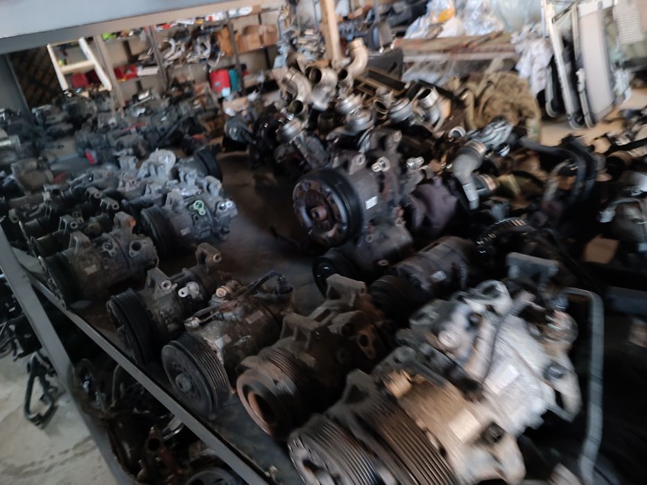 Части за тойота  Авенсис Аурис Рав4 Корола версо Ярис