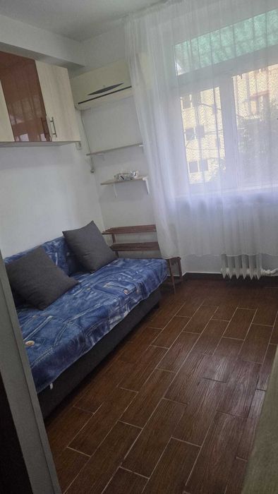 Proprietar inchiriez garsoniera Zona Medicina, Isho,12mp,baie proprie