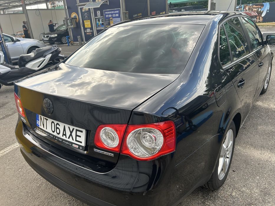 VOLKSWAGEN Jetta 2010 — imagine 4