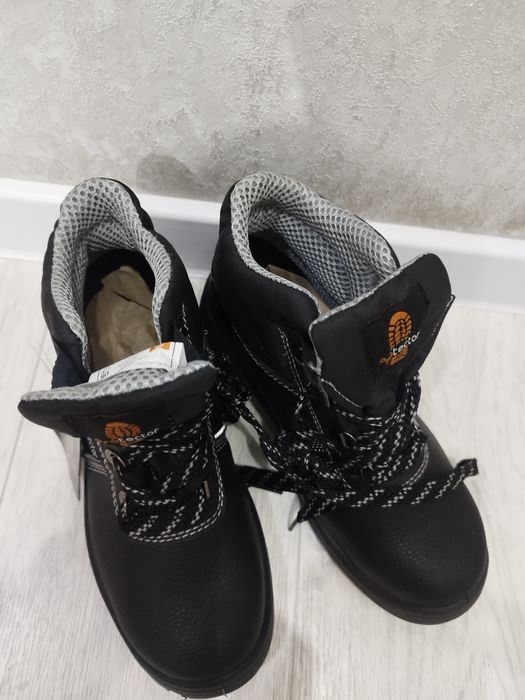 Продам спецобувь  39 размер