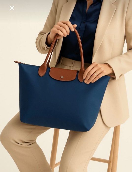 Удобна дамска чанта за рамо по модел Longchamp M