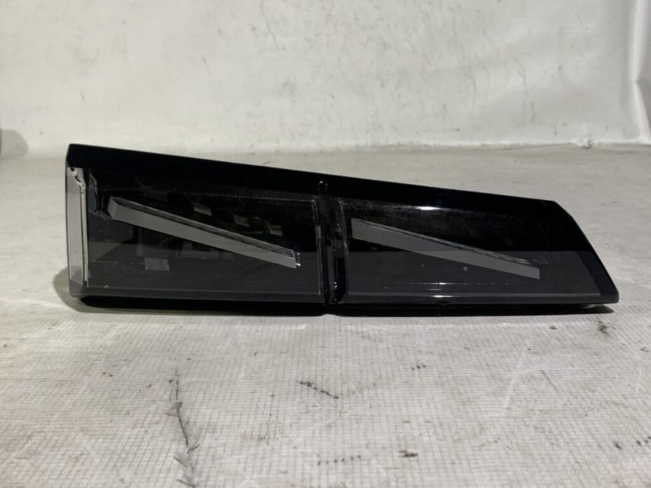 Stop stanga spate pe hayon, Peugeot 308 GT, 2021, 2022, 2023, 2024, cod origine OE 9835300480.