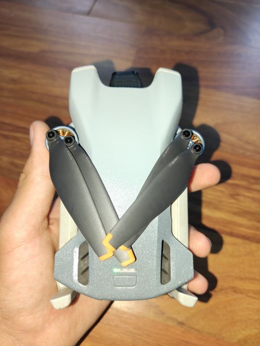 DJI mini 3 fly more combo 2 baterii