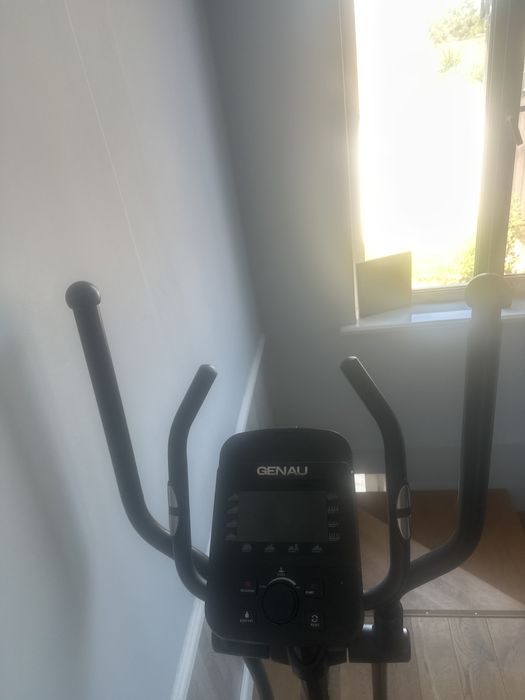 Тренажер Элипс Genau Crosstrainer Deluxe V3