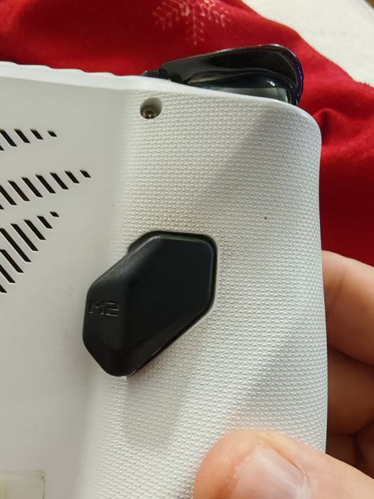 Vând consola Asus Rog Ally Z1 Extreme