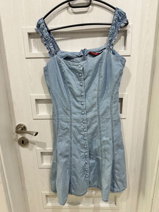 Дамски рокли Guess