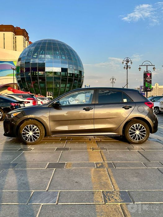 Kia Rio IV, 1.4 MPI, американка, автомат, хэтчбек, пробег 63 000 км
