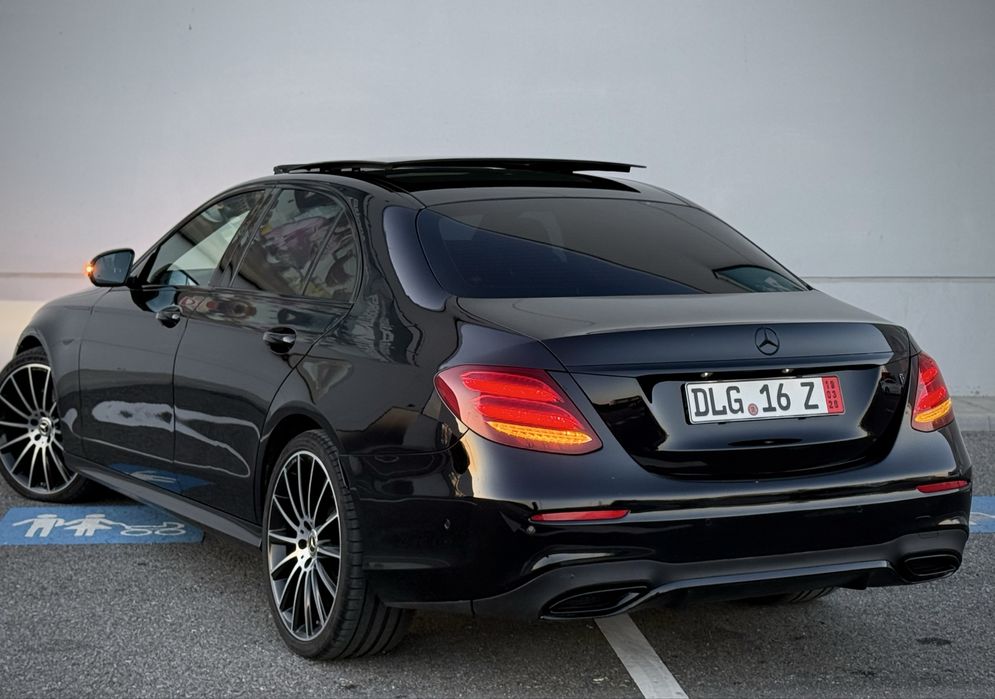 Mercedes E-Class 220D 194 cp,AMG Line, panoramic,burmester,digital,TOP