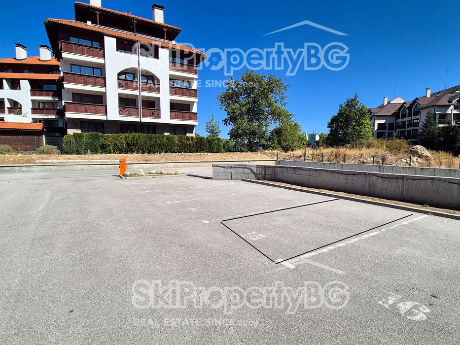 Двустаен апартамент с паркомясто и добра локация в Банско!