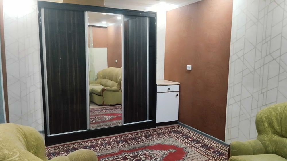 Сдам свою квартиру у метро БИЙ, семье без детей, в центре