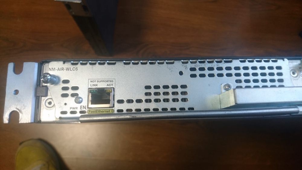 Cisco 2811 cu nm-air-wlc6