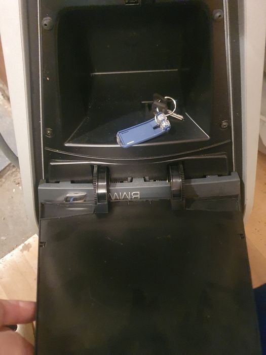 BMW докстанция за зареждане