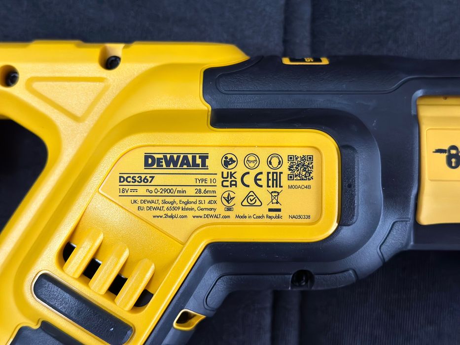 Fierăstrău sabie DeWalt DCS367 XR Brushless 18V – Fără acumulator și încărcător