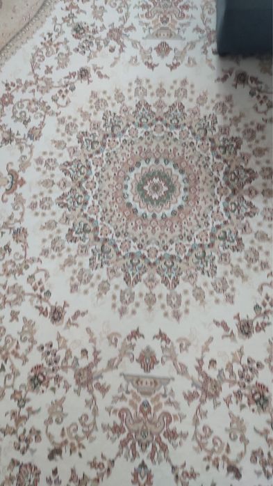 Продам ковер 4м*2,5м