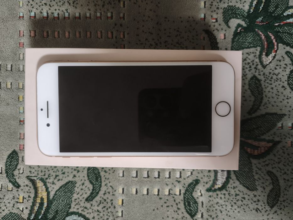 Iphone 8 64ГБ полный комплект обмен с моей доплатой