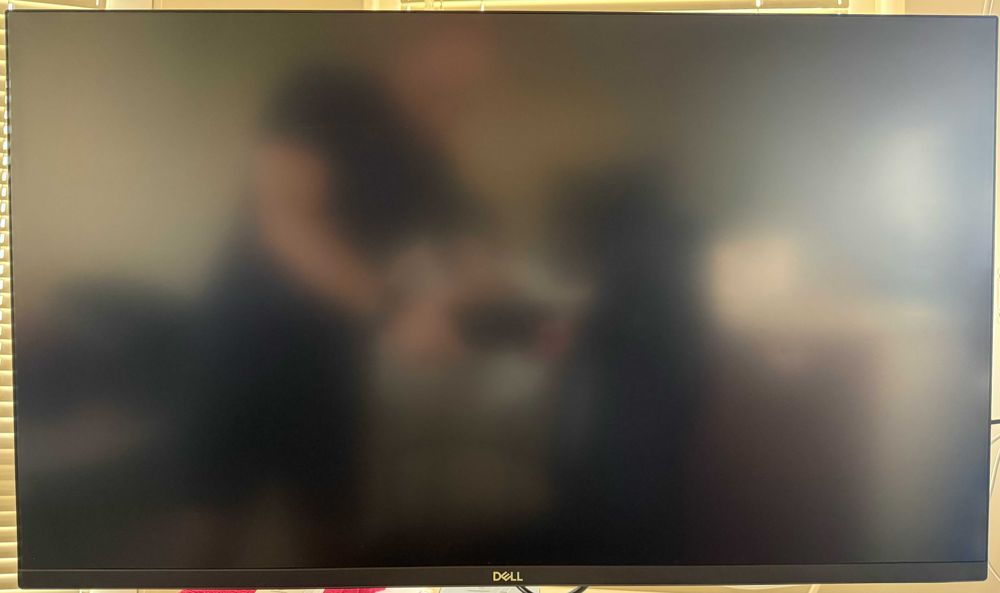 Геймърски Монитор Dell G3223Q 32" IPS 4K 144Hz в перфектно състояние