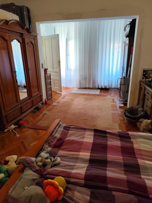 Vând apartament 2 camere,parter, centru