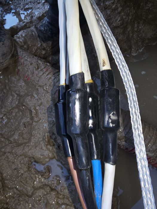 Электрик опытный