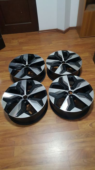 JanteRenaultKadjarArkanaSymbiozCapturMeganeE-TechKoleosScenicE-TechEspaceAustralRafaleTalismanDusterBigsterStrikerNissanJukeQashqaiX-TrailAriya5X114.3