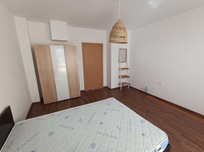 Дава се под наем Тристаен апартамент в Варна, Колхозен пазар - 90 кв.м за 500 € - Снимка #4