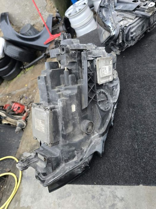 Фарове пасат B8 ксенон лед