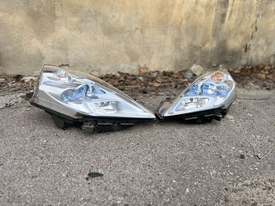 Фарове за Nissan Leaf I 2010-2017/Нисан Лийф